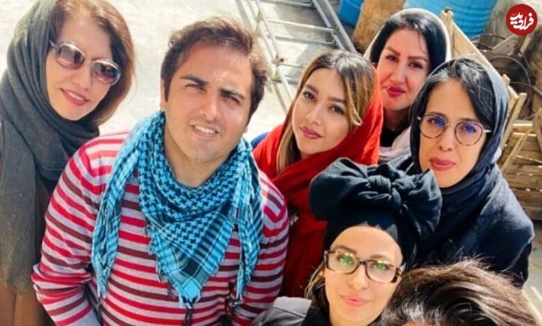 عکس| سفر به تاریخ؛ «مسعود تابش» (بچه مهندس) در کنار پدرزنش «یدالله صمدی» عکس| سفر به تاریخ؛ «مسعود تابش» (بچه مهندس) در کنار پدرزنش «یدالله صمدی»