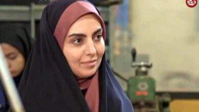 عکس| سفر زمان؛ «مرضیه» (بچه مهندس) در کنار «حمید گودرزی» در پشت‌صحنه سریال «غریبه»