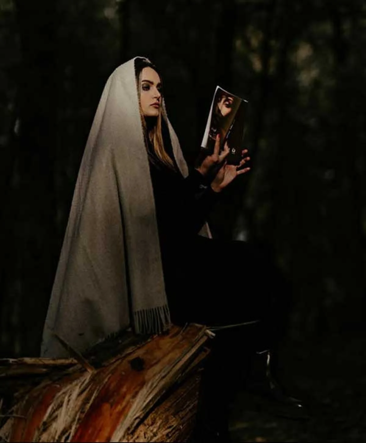 عارفانه از نیلوفر پارسا بازیگر نقش بیتا در سریال پر بیننده آوای باران niloofar parsa bazigar zan irani 2