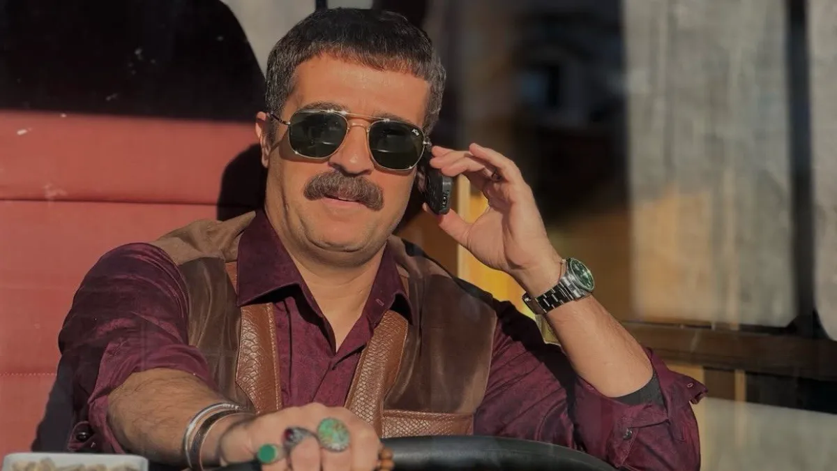 سفر زمان | ژست عاشقانه احمد مهران‌فر ارسطوی سریال «پایتخت» در کنار همسرش 