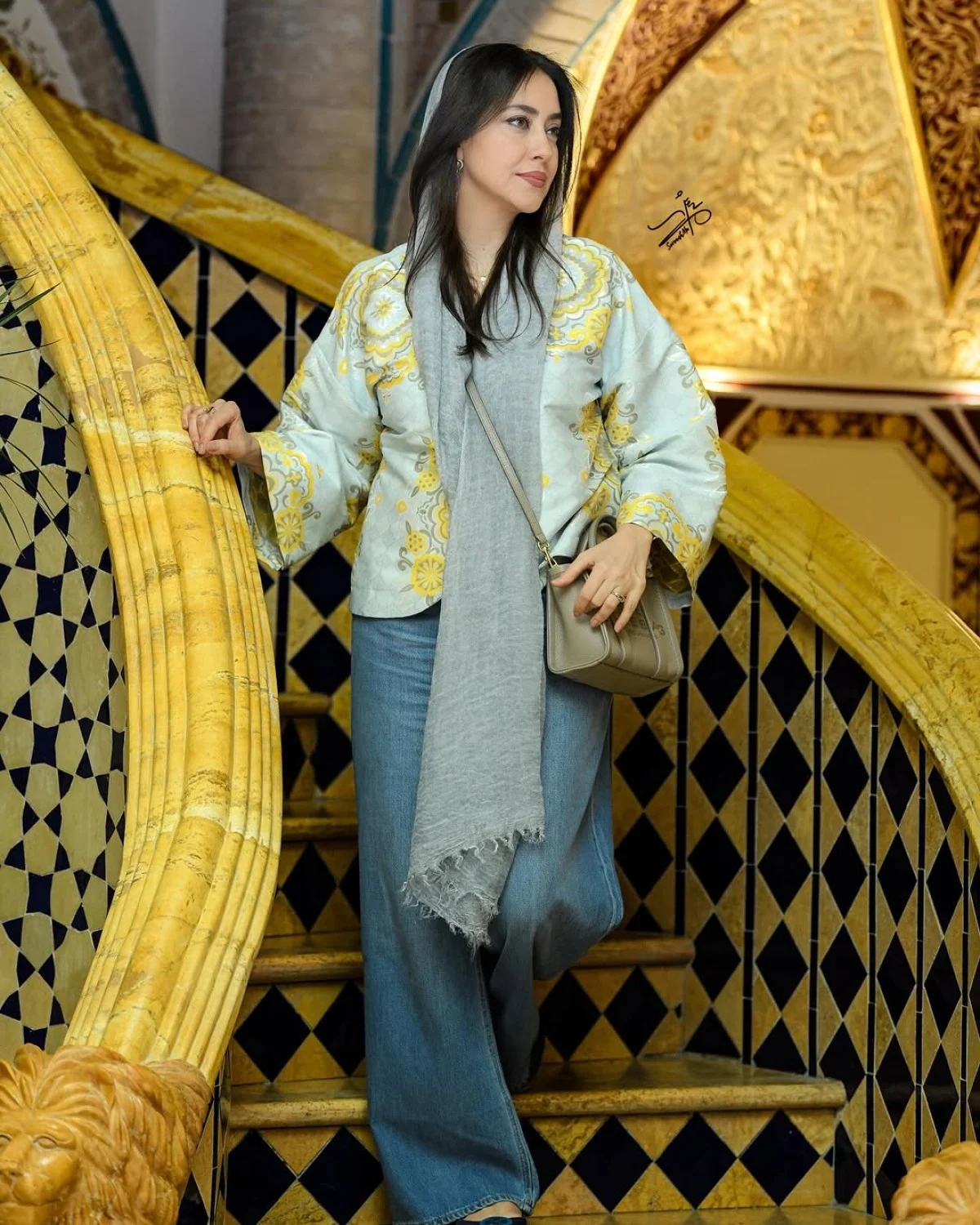 بهاره کیانافشار با استایل جدید و شیکش دل از همه برد بهاره کیانافشار با استایل جدید و شیکش دل از همه برد