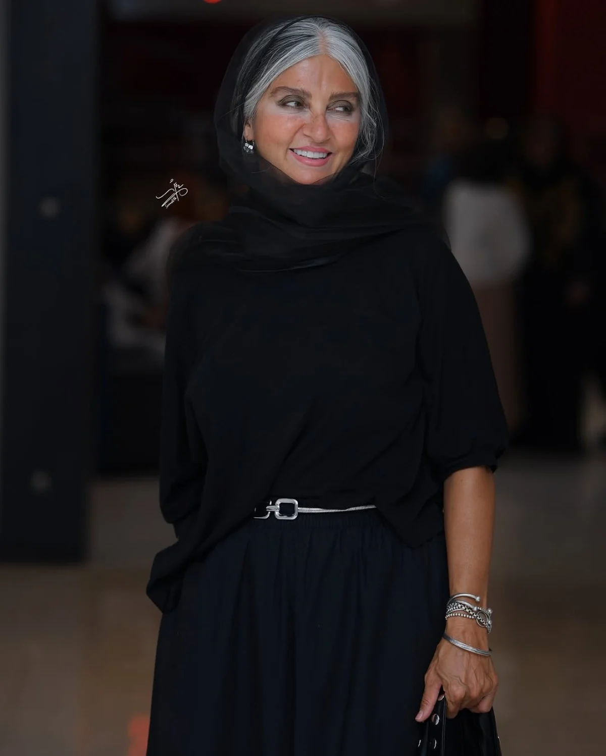 استایل خاص و جوانپسند رویا جاویدنیا در ۶۰ سالگی سوژه کاربران شد! استایل خاص و جوانپسند رویا جاویدنیا در ۶۰ سالگی سوژه کاربران شد!