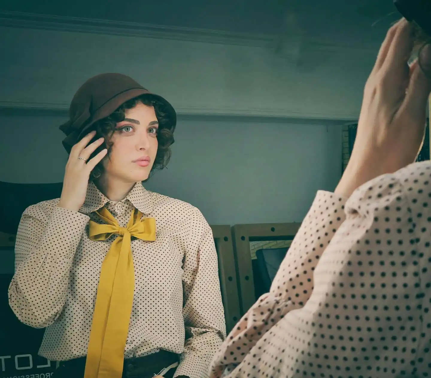 عکس دیدنی «بهنوش طباطبایی» در اتاق گریم سریال سووشون منتشر شد! عکس دیدنی «بهنوش طباطبایی» در اتاق گریم سریال سووشون منتشر شد!