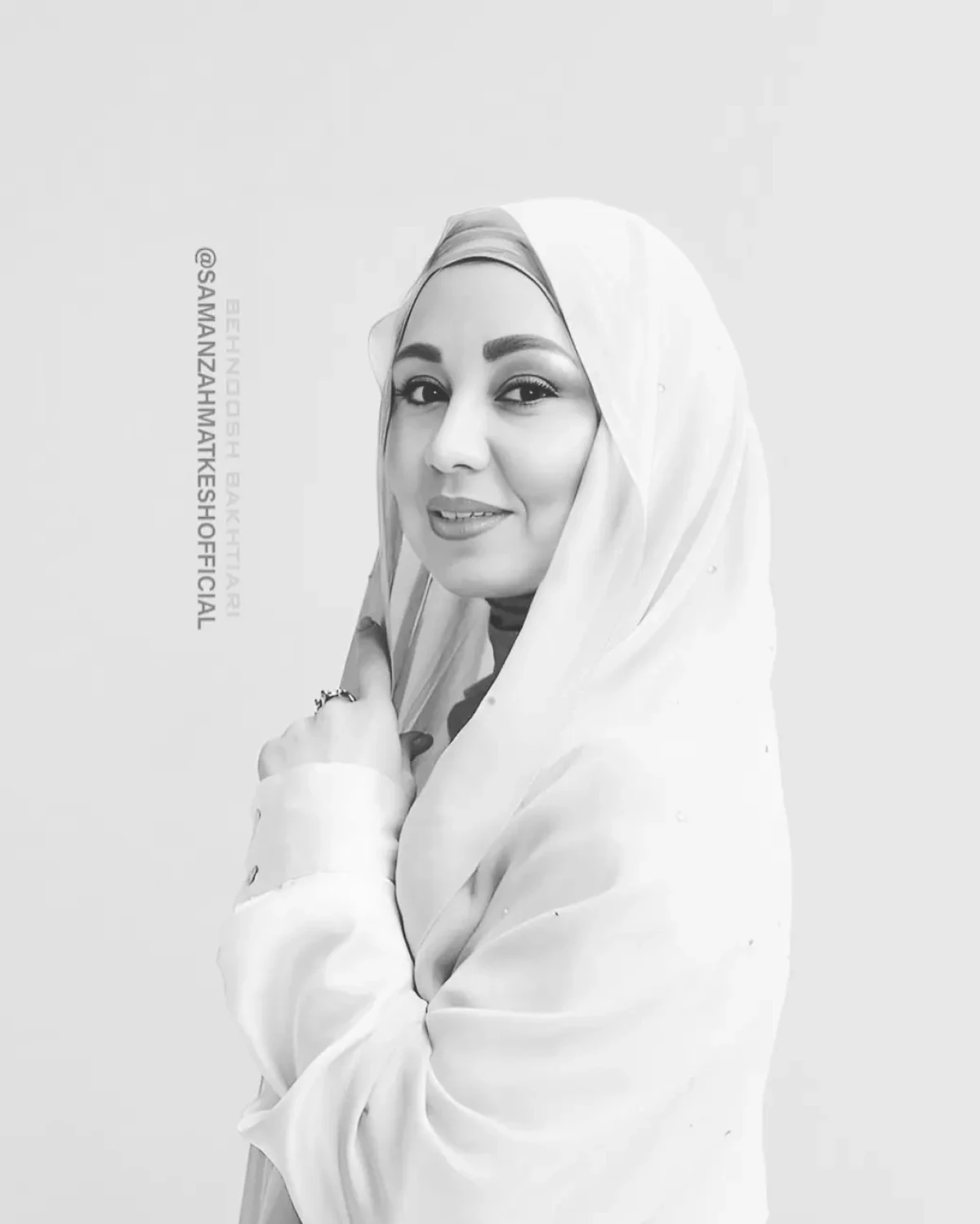 عکس جدید و متفاوت «بهنوش بختیاری» با چادر و حجاب کامل حسابی وایرال شد! عکس جدید و متفاوت «بهنوش بختیاری» با چادر و حجاب کامل حسابی وایرال شد!