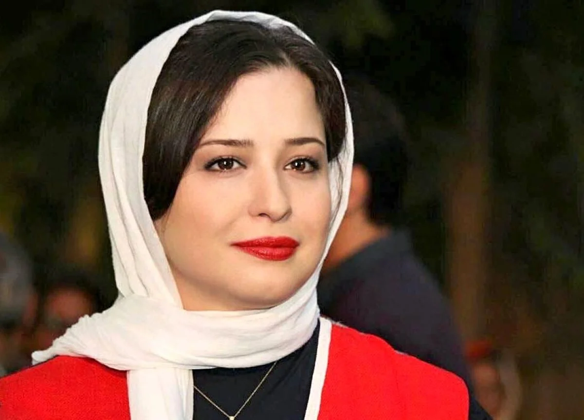 چهره بامزه مهراوه شریفی‌نیا در کودکی با چادر گل‌گلی وایرال شد!