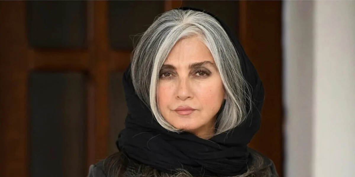 استایل خاص و جوان‌پسند رویا جاویدنیا در ۶۰ سالگی سوژه کاربران شد!