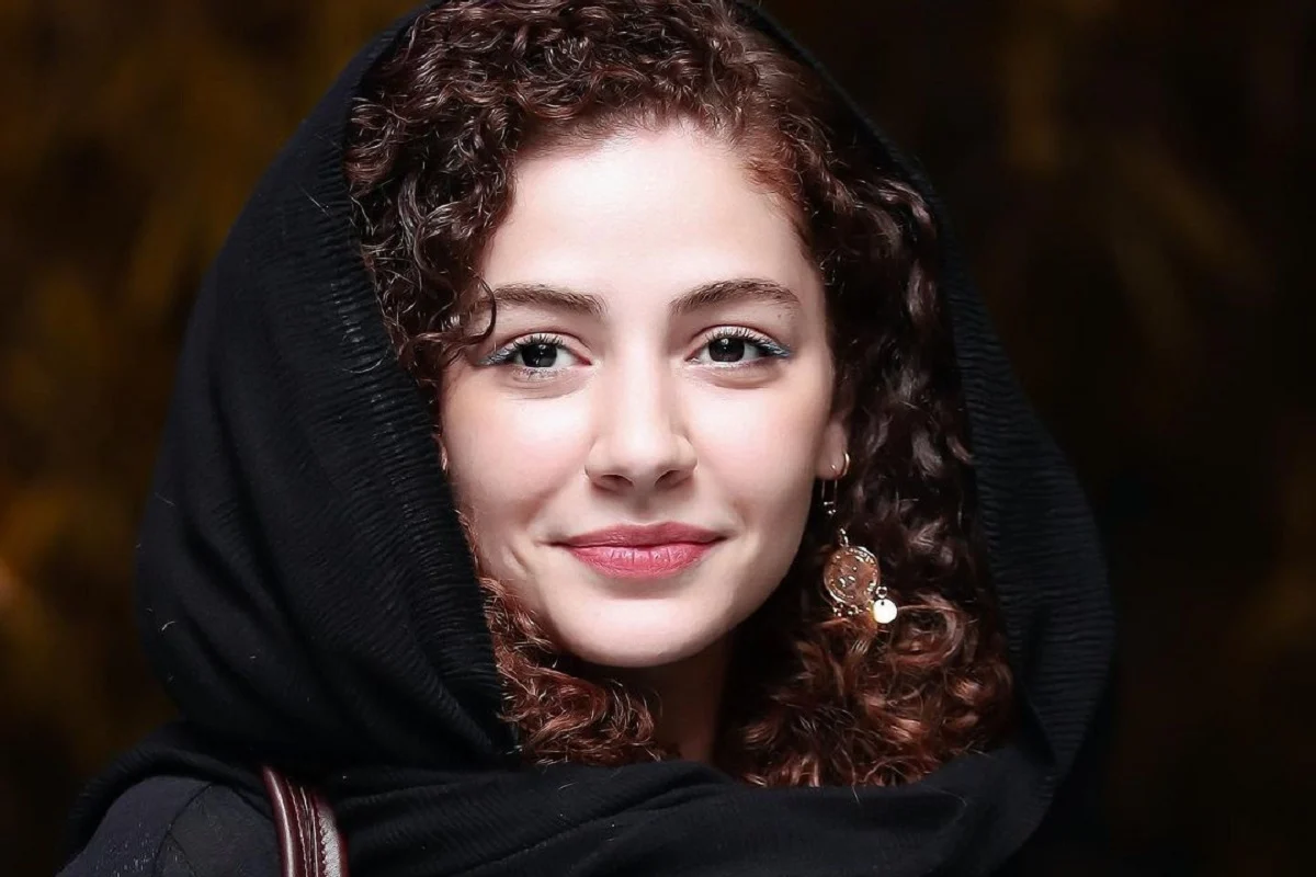 وقتی دختر دایی شیرزاد سریال خاتون با یک سلفی دل از کاربران برد!