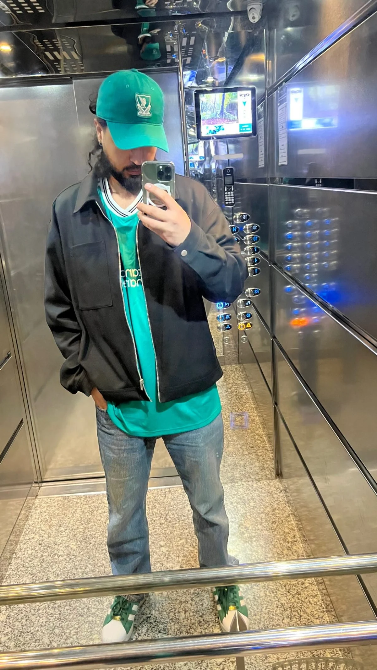 مهرداد صدیقیان با یک سلفی ساده ترند شد! مهرداد صدیقیان با یک سلفی ساده ترند شد!